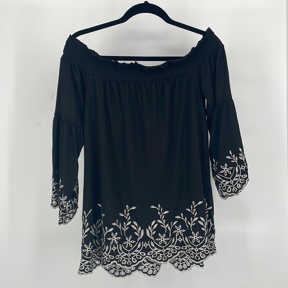 WHBM Black White Embroidered Off-The-Shoulder Blouse
